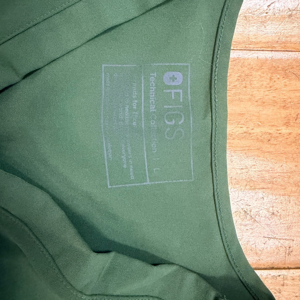 Figs Women's Dark Olive Catarina scrub top - Picture 4 of 4
